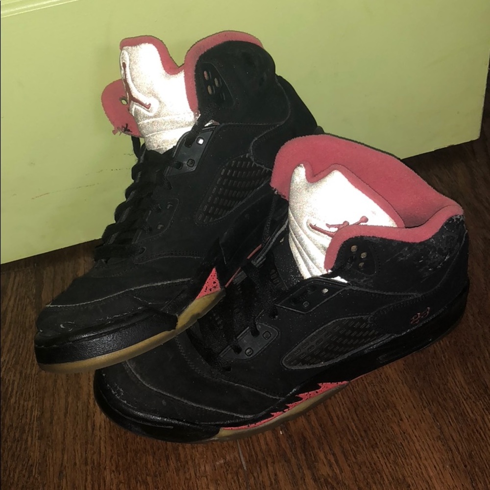 Air Jordan’s in pink and black for woman